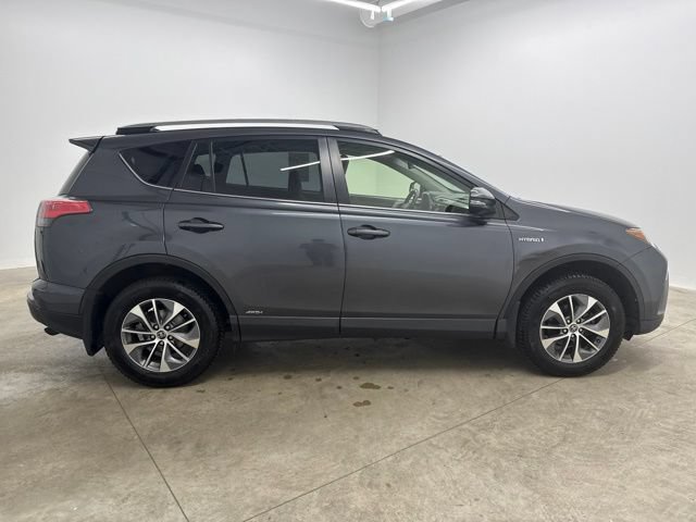 Used 2017 Toyota RAV4 XLE w/ All Weather Liner Package AWD/4WD image 4