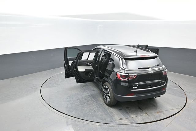 Used 2022 Jeep Compass Limited w/ Sun and Sound Group image 24