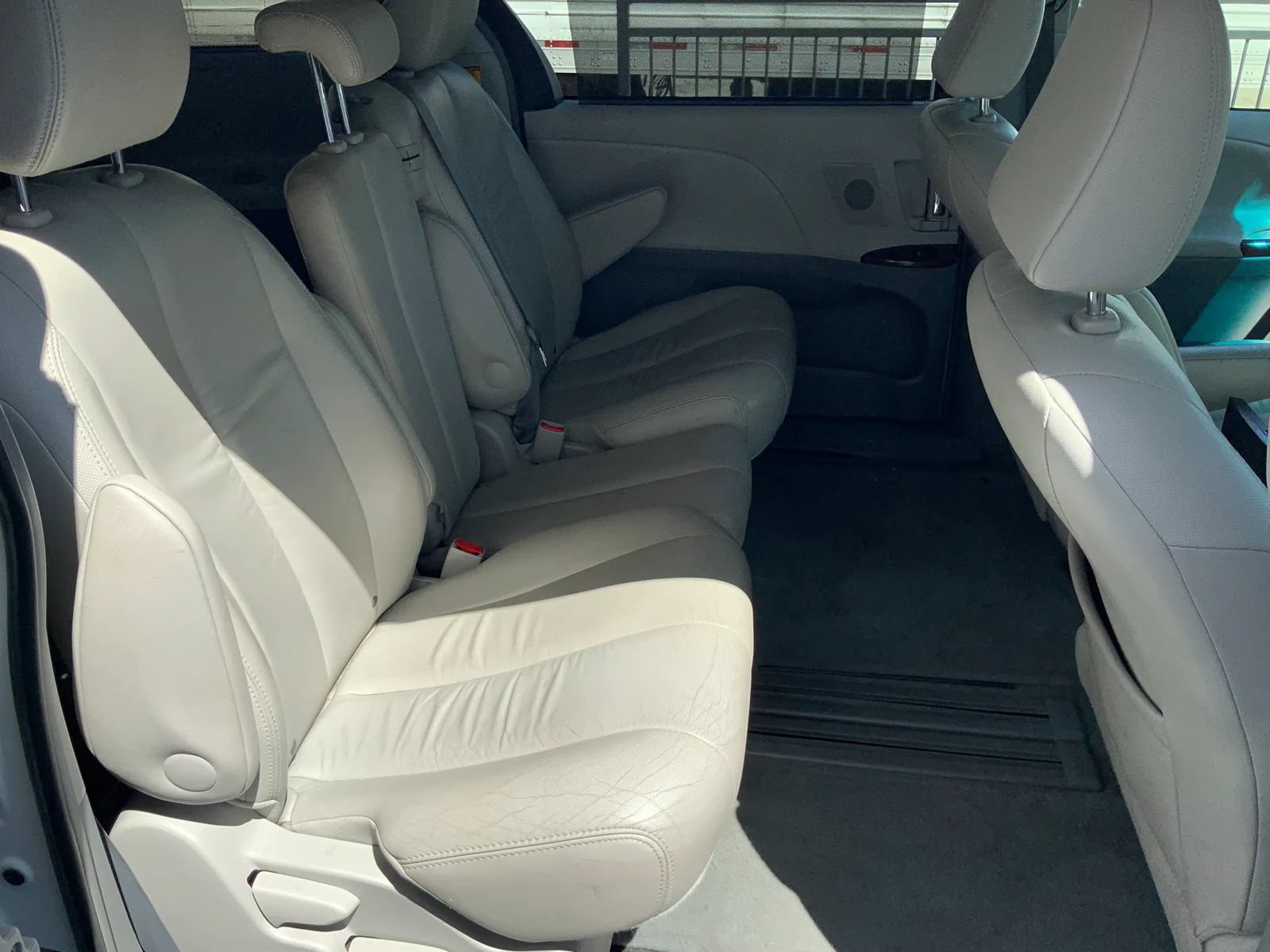 Used 2012 Toyota Sienna XLE w/ XLE Navigation Pkg FWD image 17
