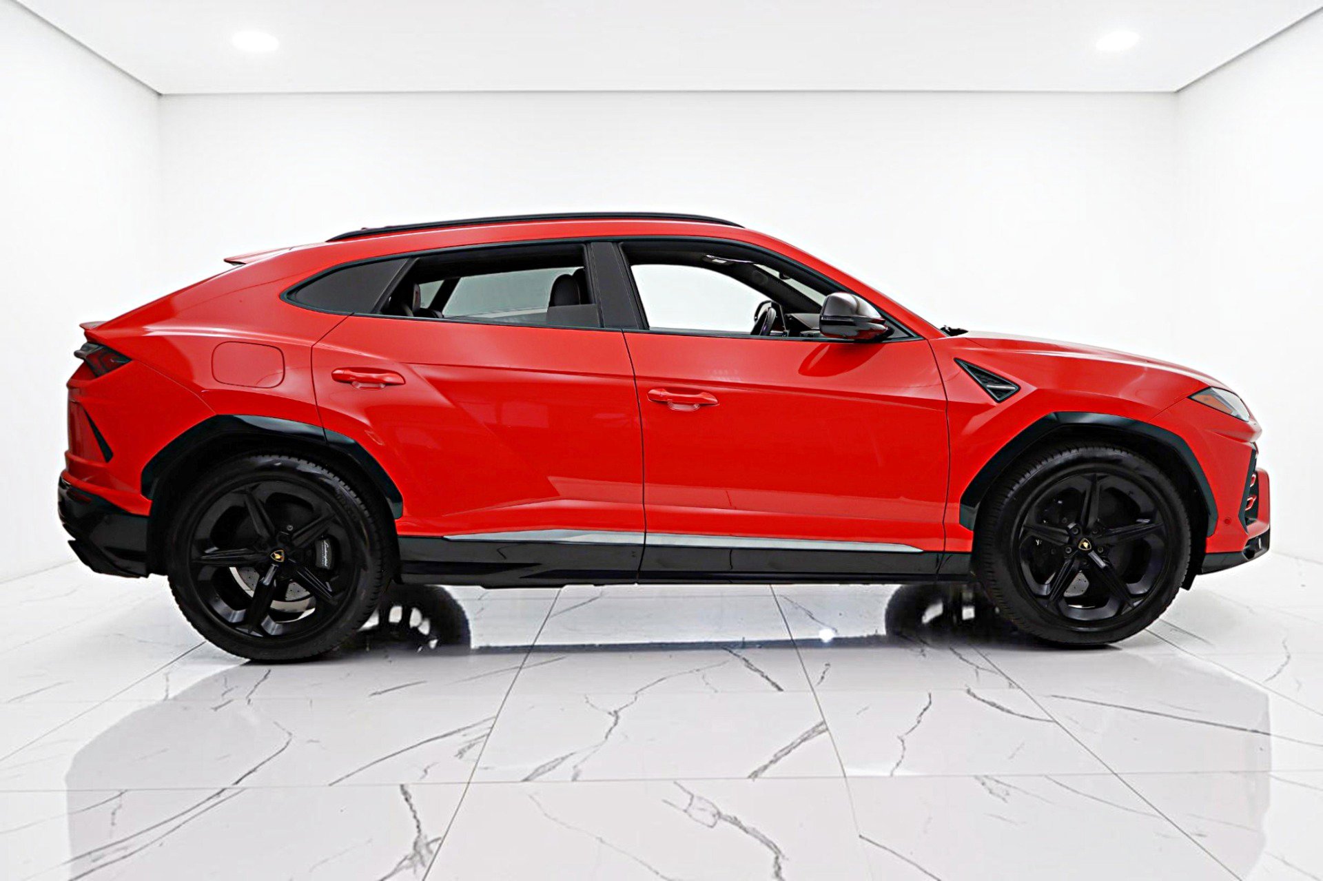 Used 2020 Lamborghini Urus AWD/4WD image 17
