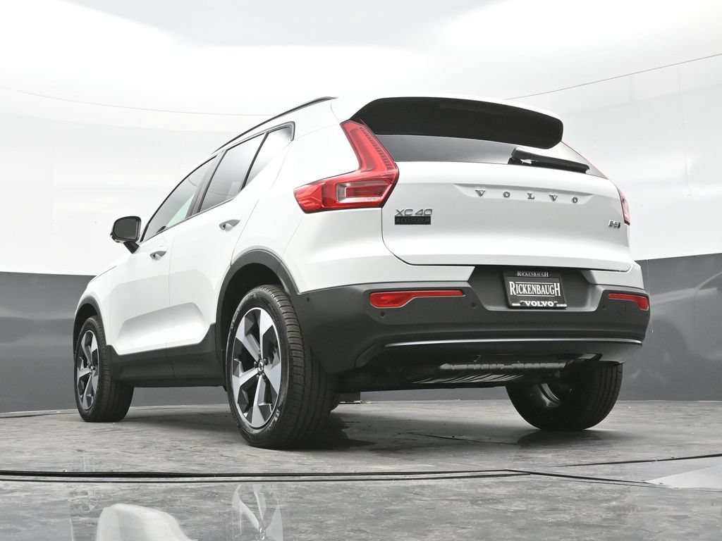 New 2026 Volvo XC40 B5 Plus w/ Protection Package Premier AWD/4WD image 12
