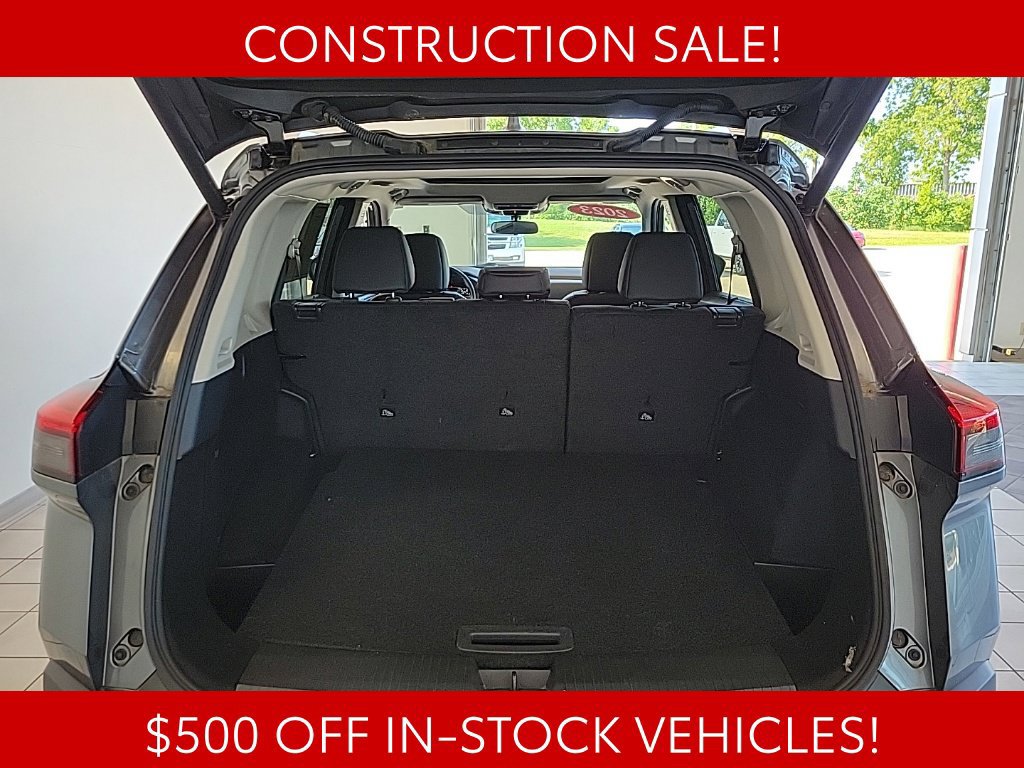 Used 2023 Nissan Rogue SV w/ SV Premium B Package AWD/4WD image 13