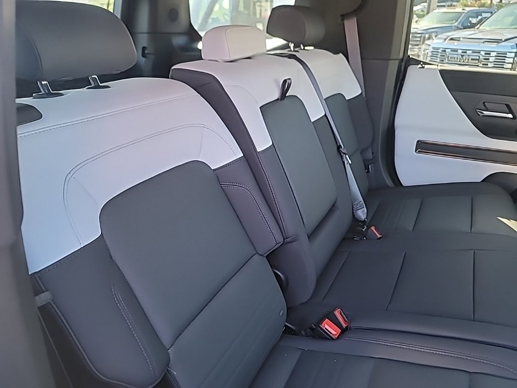 Used 2025 GMC Hummer EV 2X w/ LPO, Dark Essentials Package AWD/4WD image 13