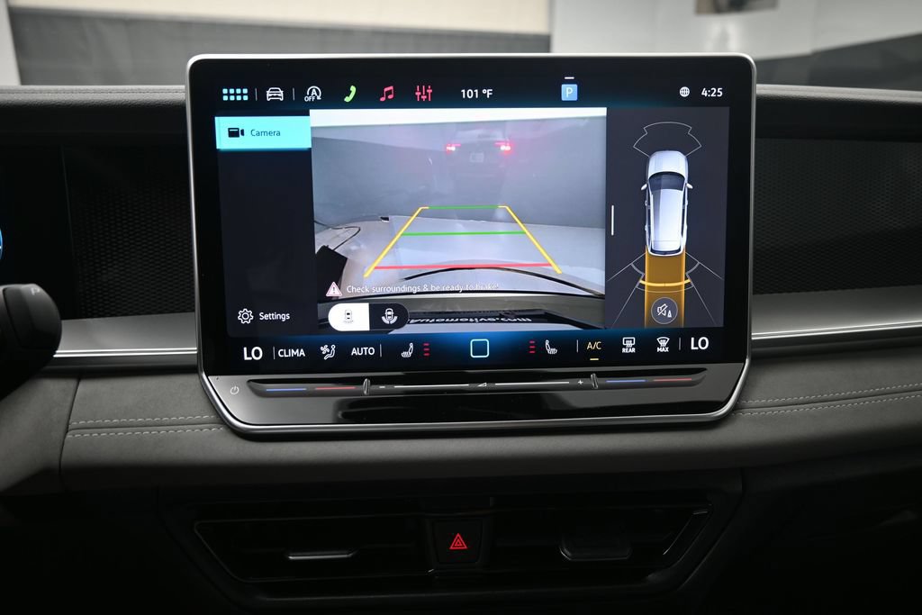 New 2026 Volkswagen Tiguan SE R-Line FWD image 12
