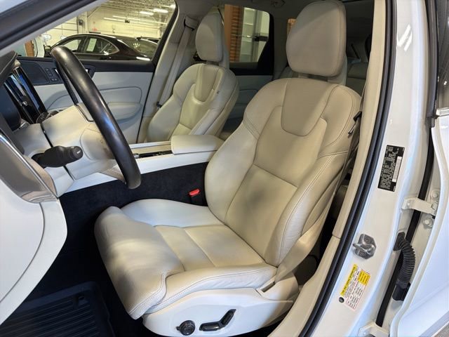 Used 2019 Volvo XC60 T5 Inscription w/ Protection Package image 14