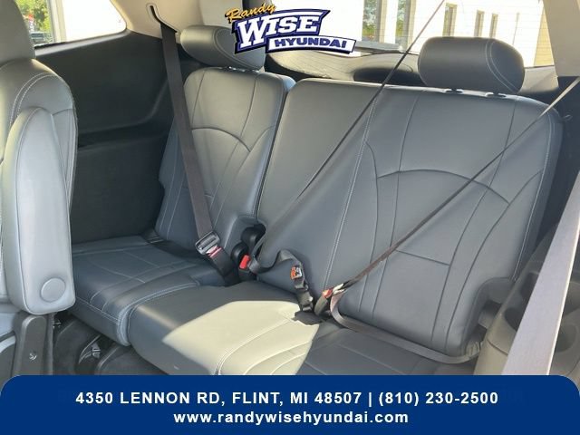 Used 2019 Buick Enclave Essence AWD/4WD image 16