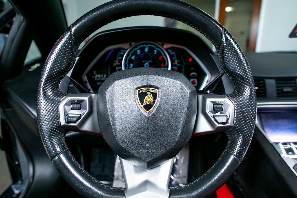 Used 2013 Lamborghini Aventador LP 700-4 image 34