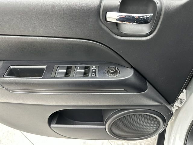 Used 2016 Jeep Compass Sport w/ Power Value Group AWD/4WD image 15