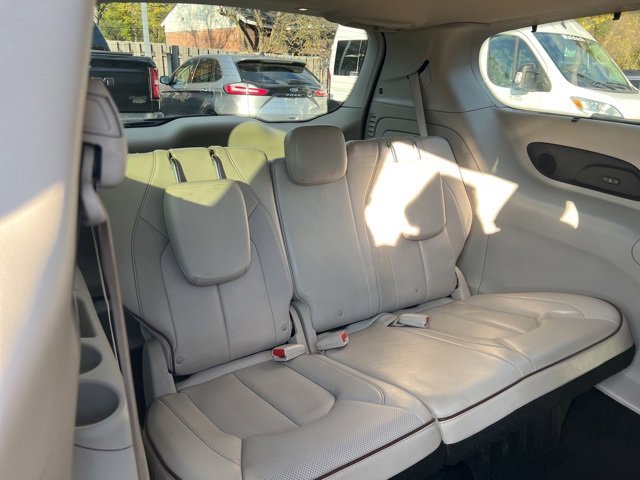 Used 2020 Chrysler Pacifica Limited image 16