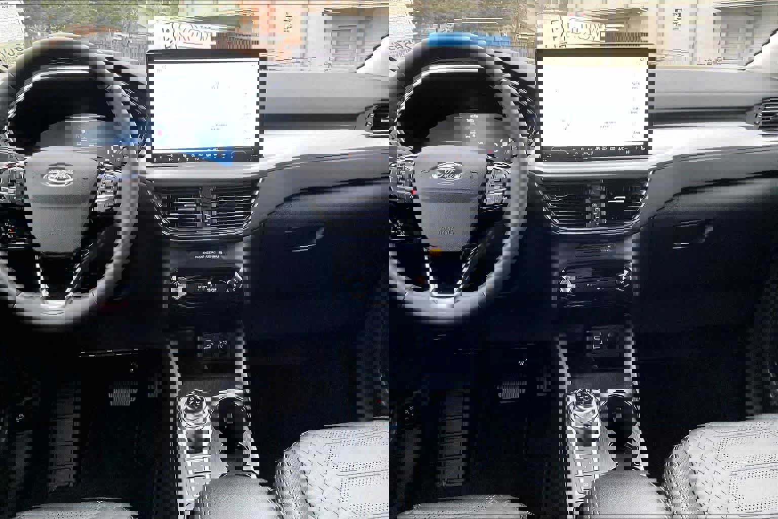 Used 2023 Ford Escape SE w/ PHEV Premium Package image 9