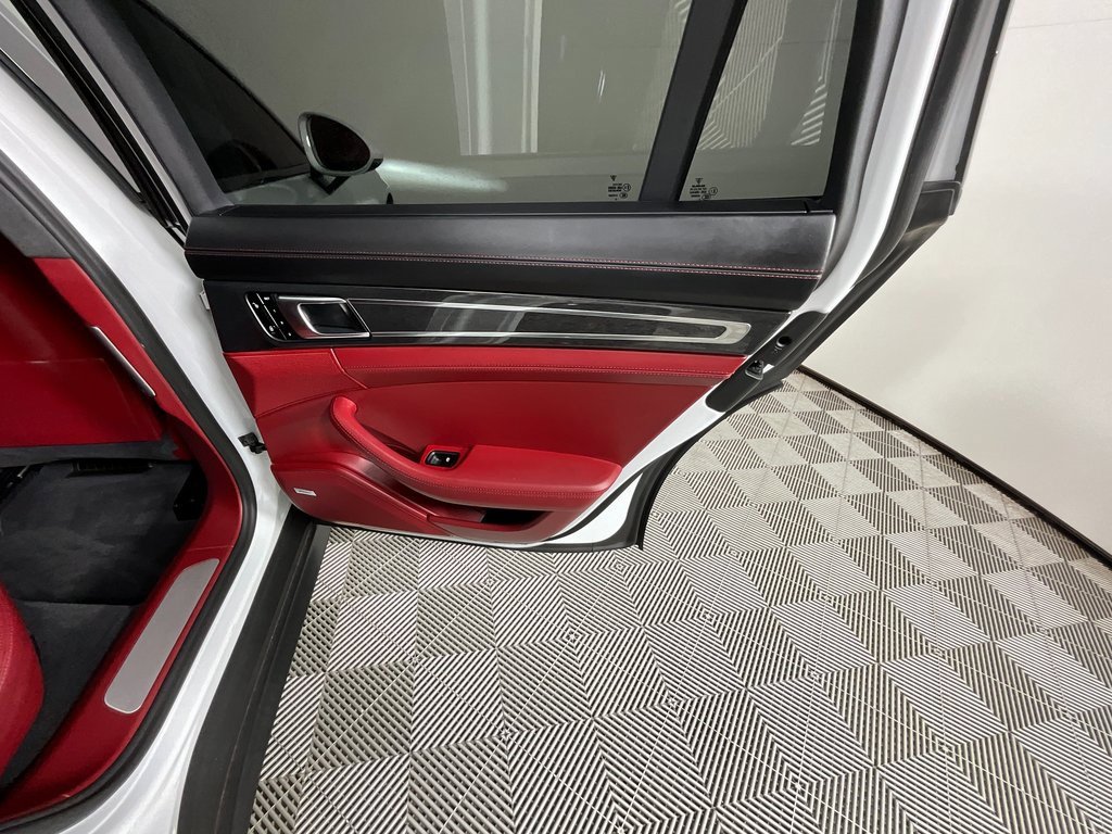 Used 2017 Porsche Panamera 4S image 25