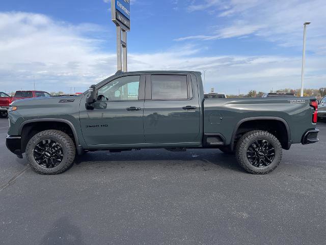 New 2026 Chevrolet Silverado 3500 LT image 2