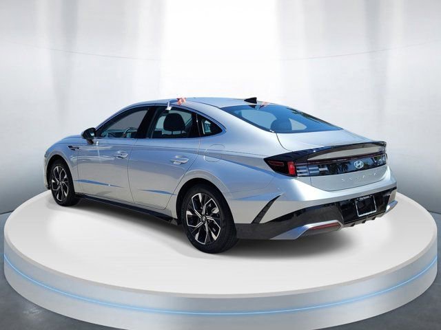 Certified 2025 Hyundai Sonata SEL FWD image 3