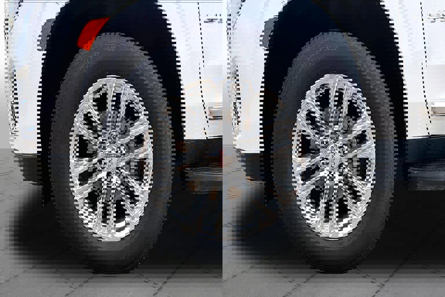 Used 2021 GMC Yukon SLT w/ SLT Premium Package image 11