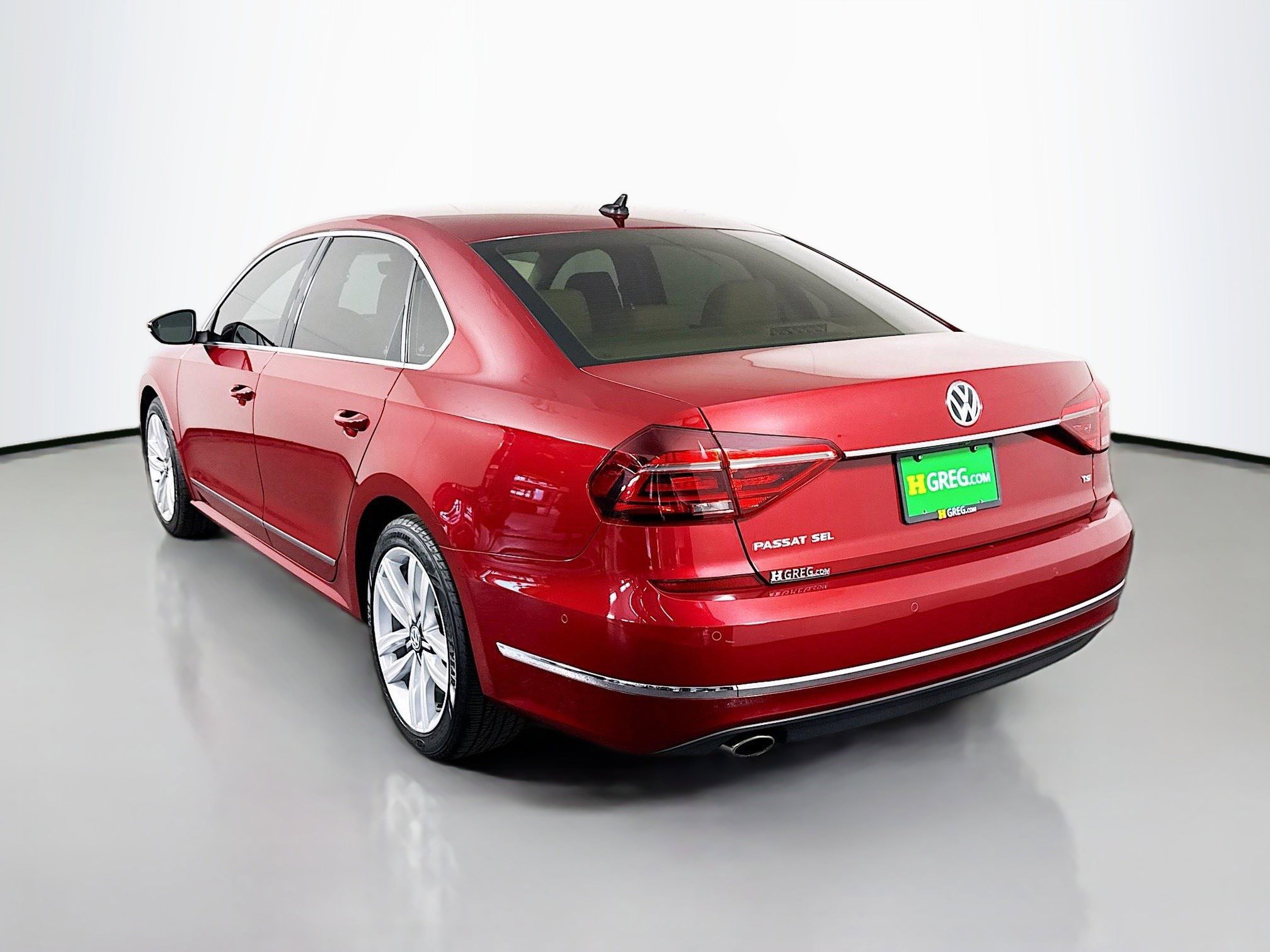 Used 2017 Volkswagen Passat 1.8T SEL Premium FWD image 7