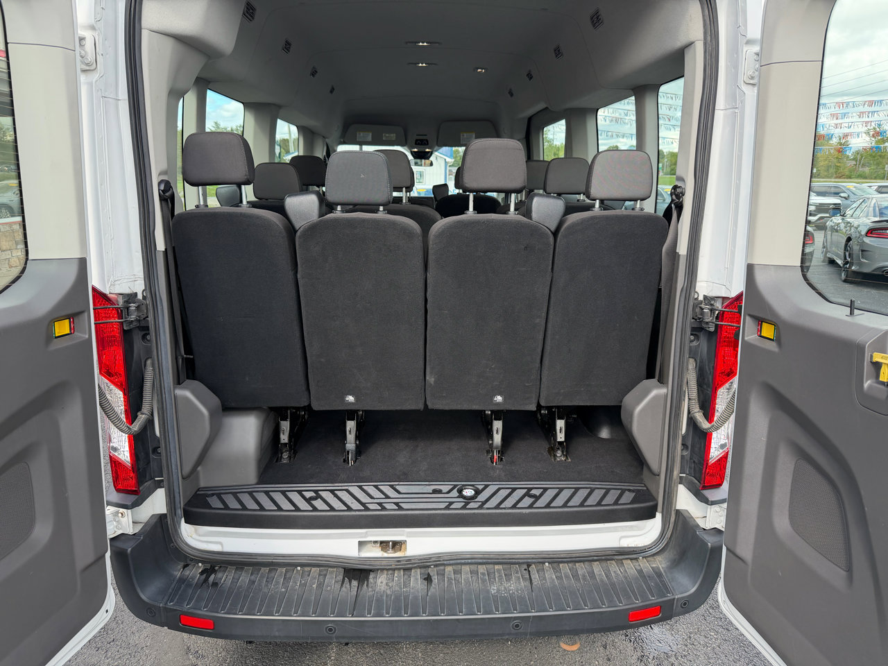 Used 2021 Ford Transit 350 XLT image 6