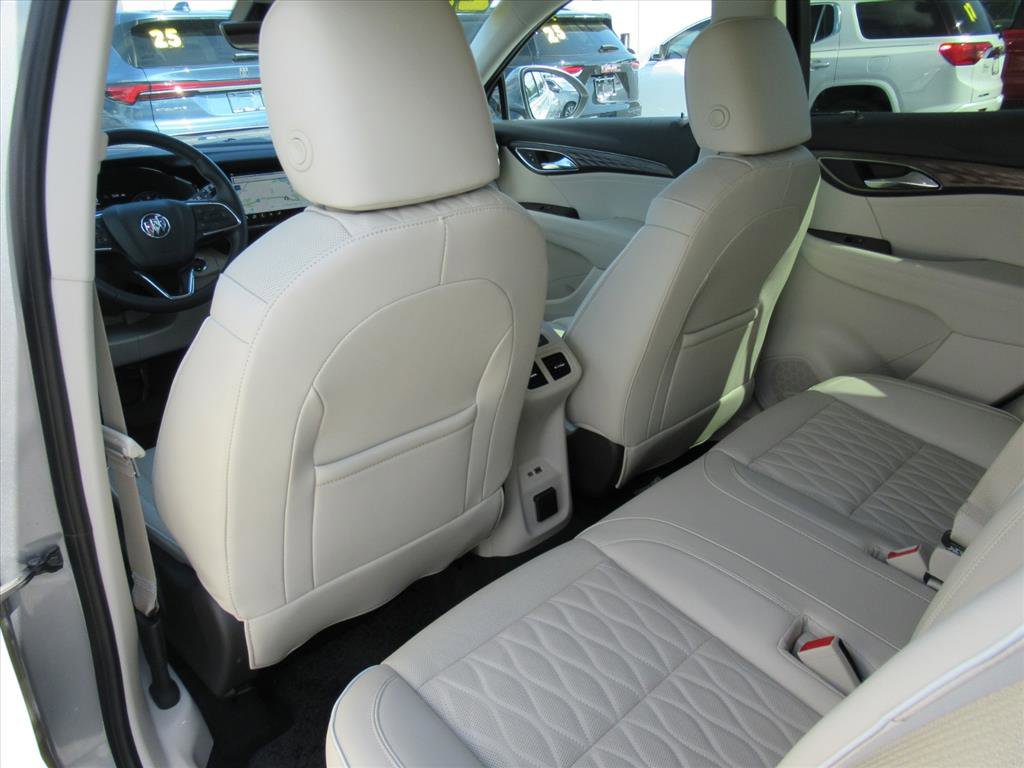 Used 2023 Buick Envision Avenir image 35