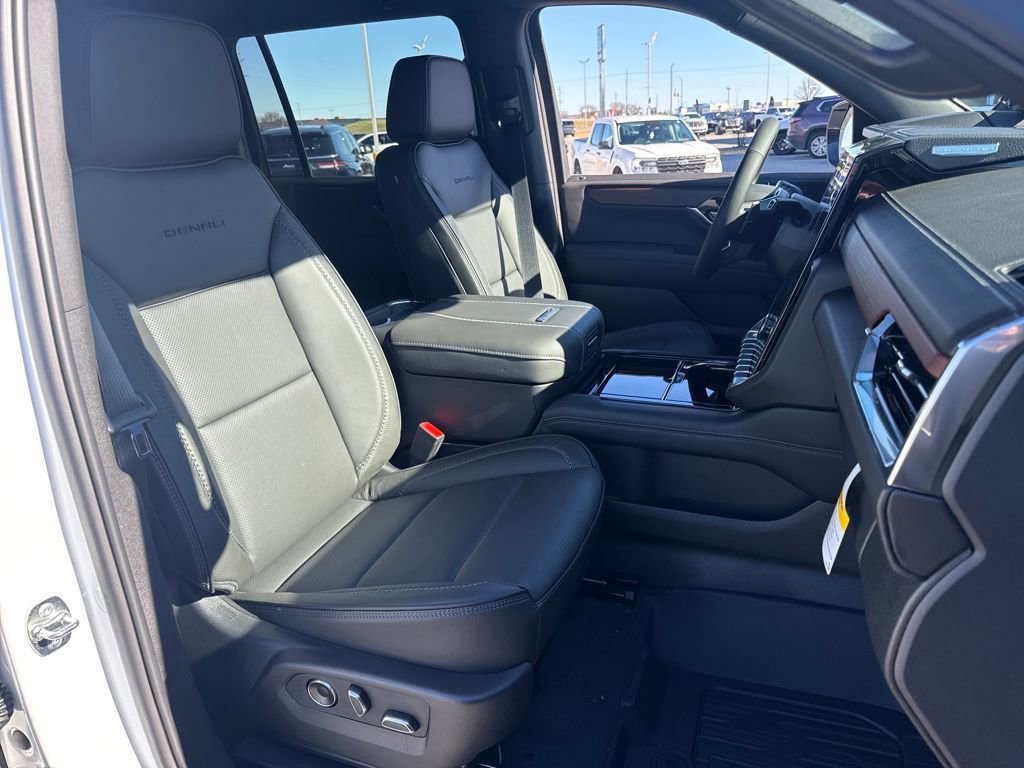 New 2026 GMC Yukon XL Denali w/ LPO, Floor Liner Package image 12