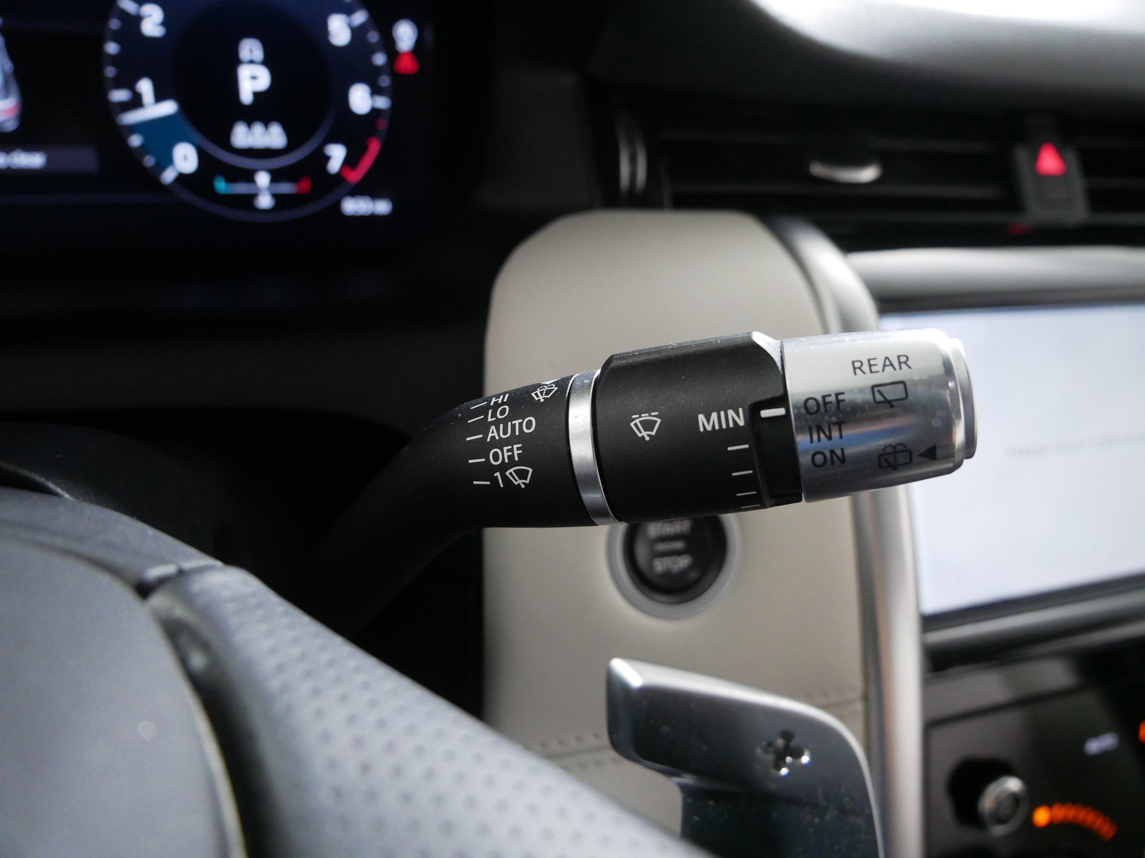 Used 2022 Land Rover Discovery Sport SE R-Dynamic image 31