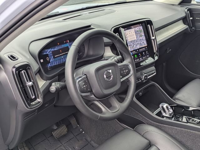 Certified 2025 Volvo XC40 B5 Plus w/ Climate Package AWD/4WD image 12