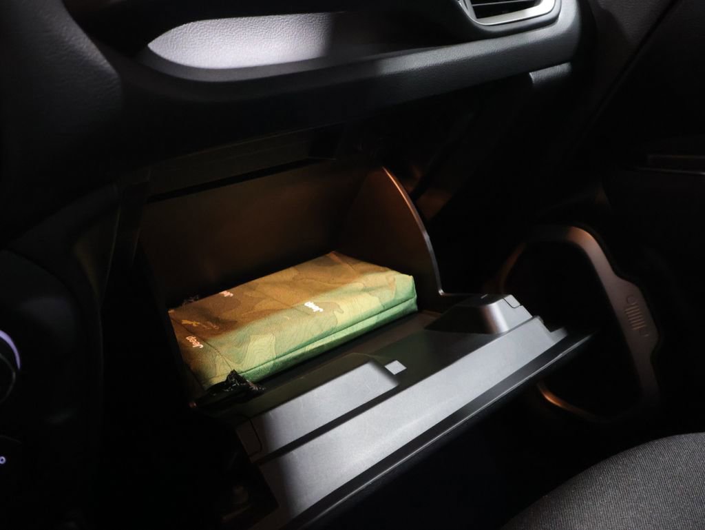 Used 2021 Jeep Renegade Latitude image 31