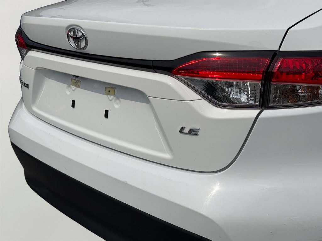 Used 2025 Toyota Corolla LE FWD image 9