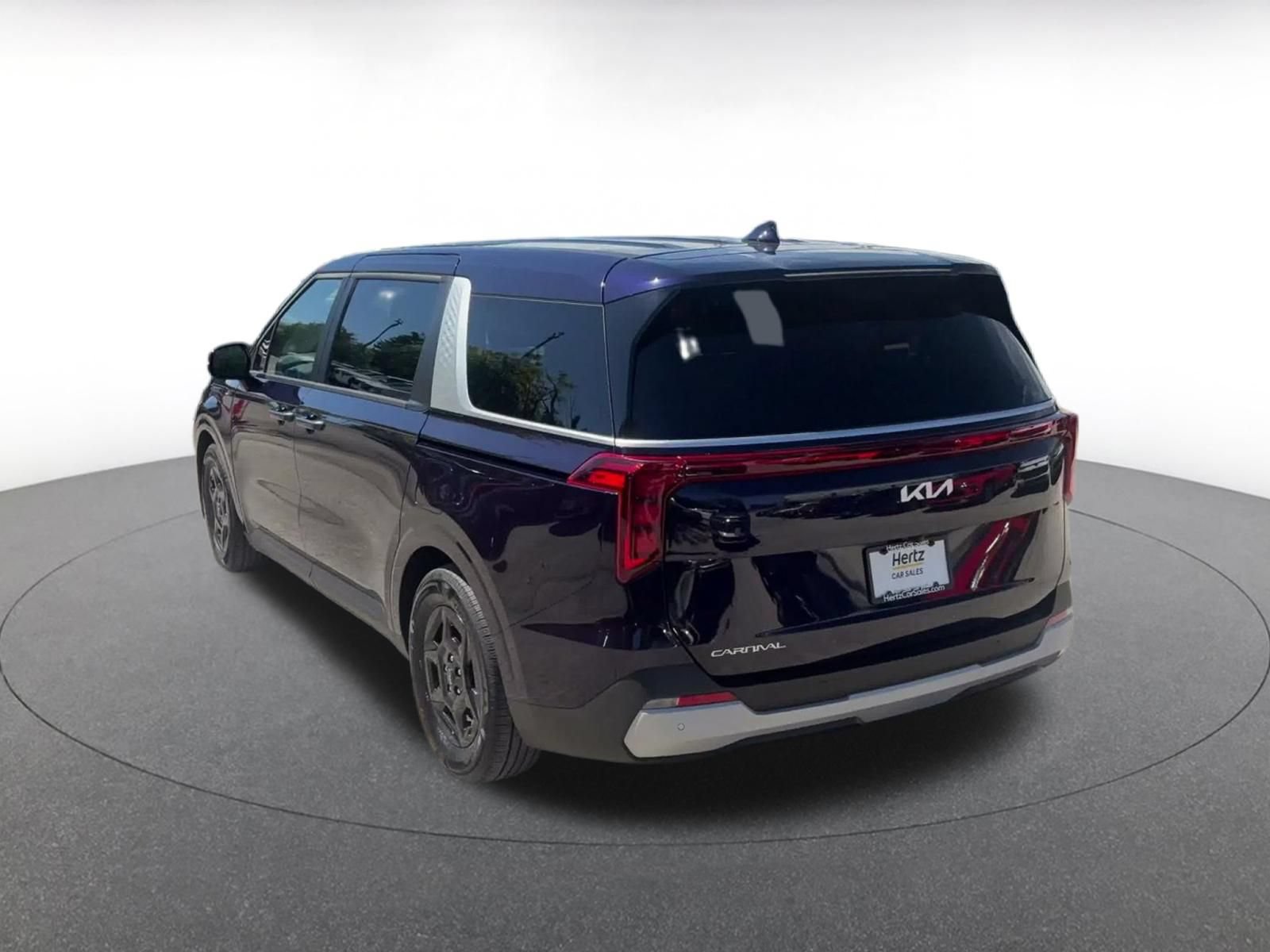 Used 2026 Kia Carnival FWD image 10