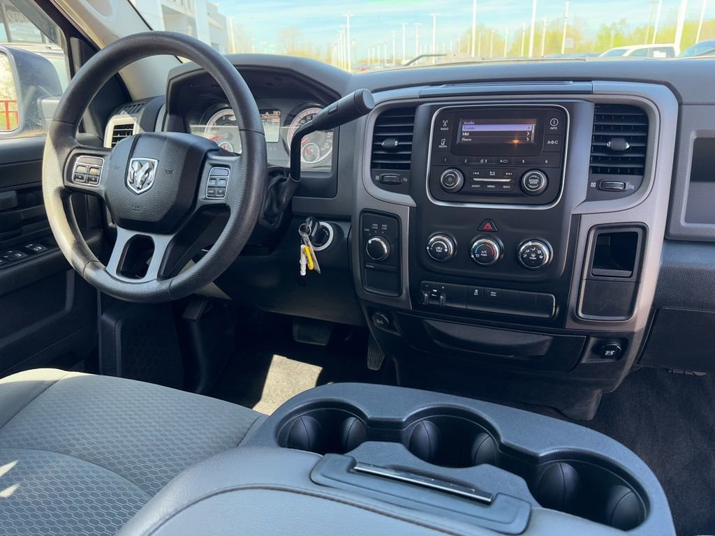 Used 2016 RAM 1500 ST w/ SXT Appearance Group image 30