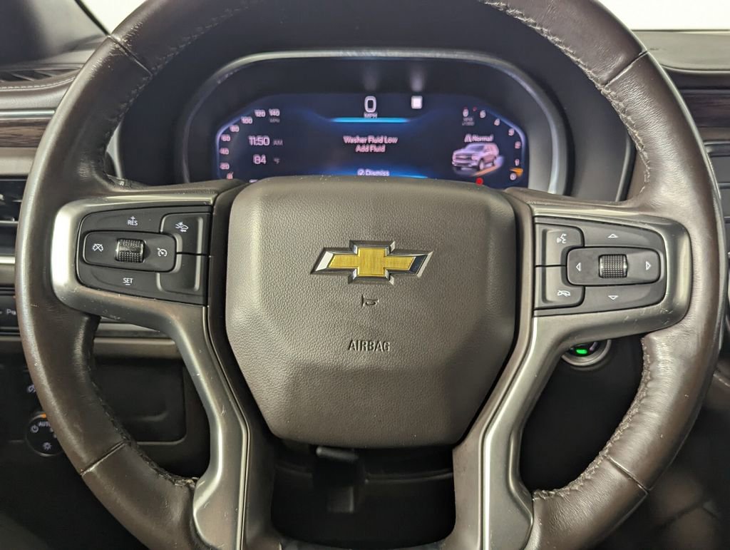 Used 2022 Chevrolet Suburban LT RWD image 18