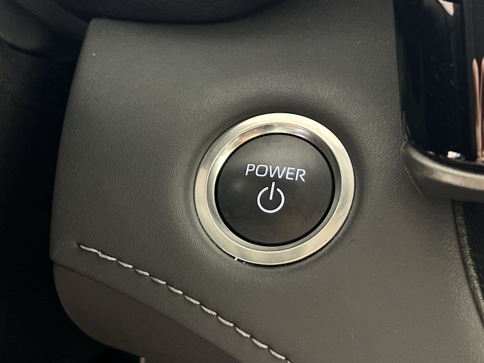 Used 2025 Toyota Highlander XLE AWD/4WD image 35