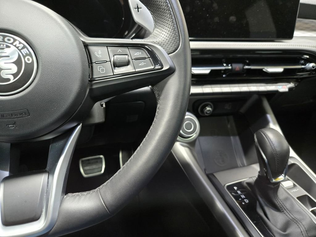 Used 2024 Alfa Romeo Tonale Veloce image 16