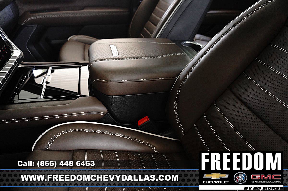 Used 2025 GMC Yukon XL Denali Ultimate AWD/4WD image 32