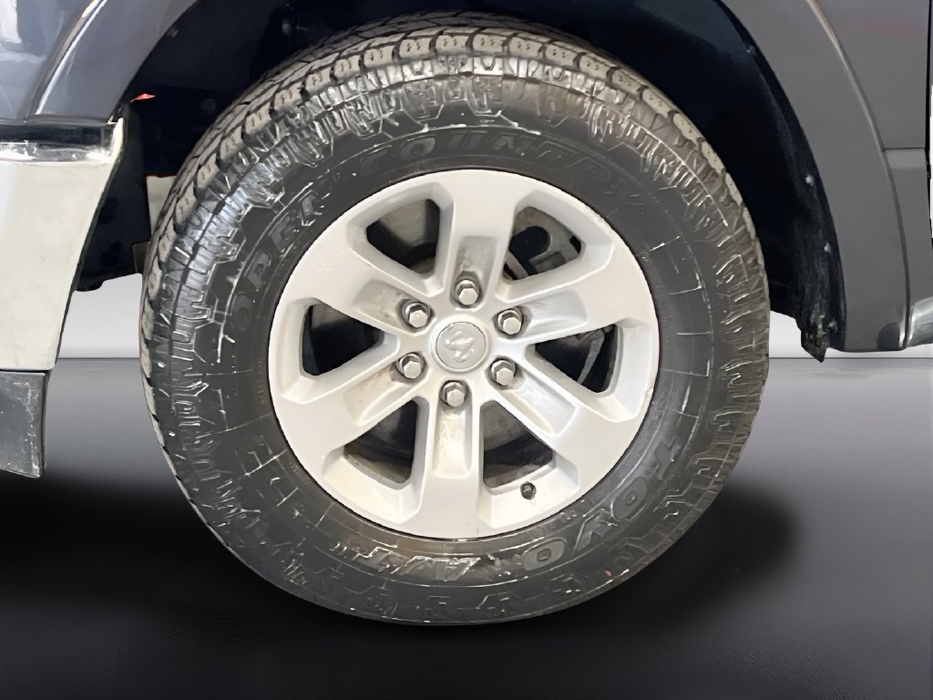 Used 2021 RAM 1500 Laramie AWD/4WD image 30