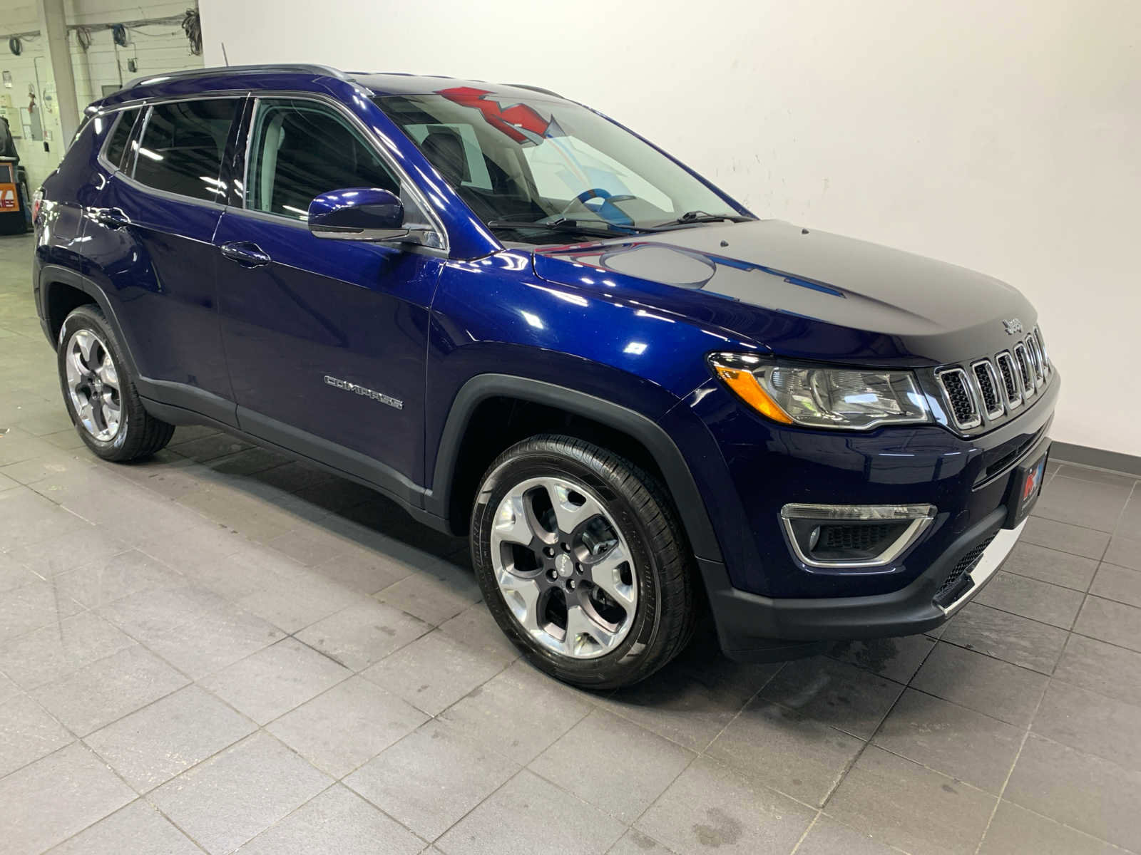 Used 2019 Jeep Compass Limited AWD/4WD image 2