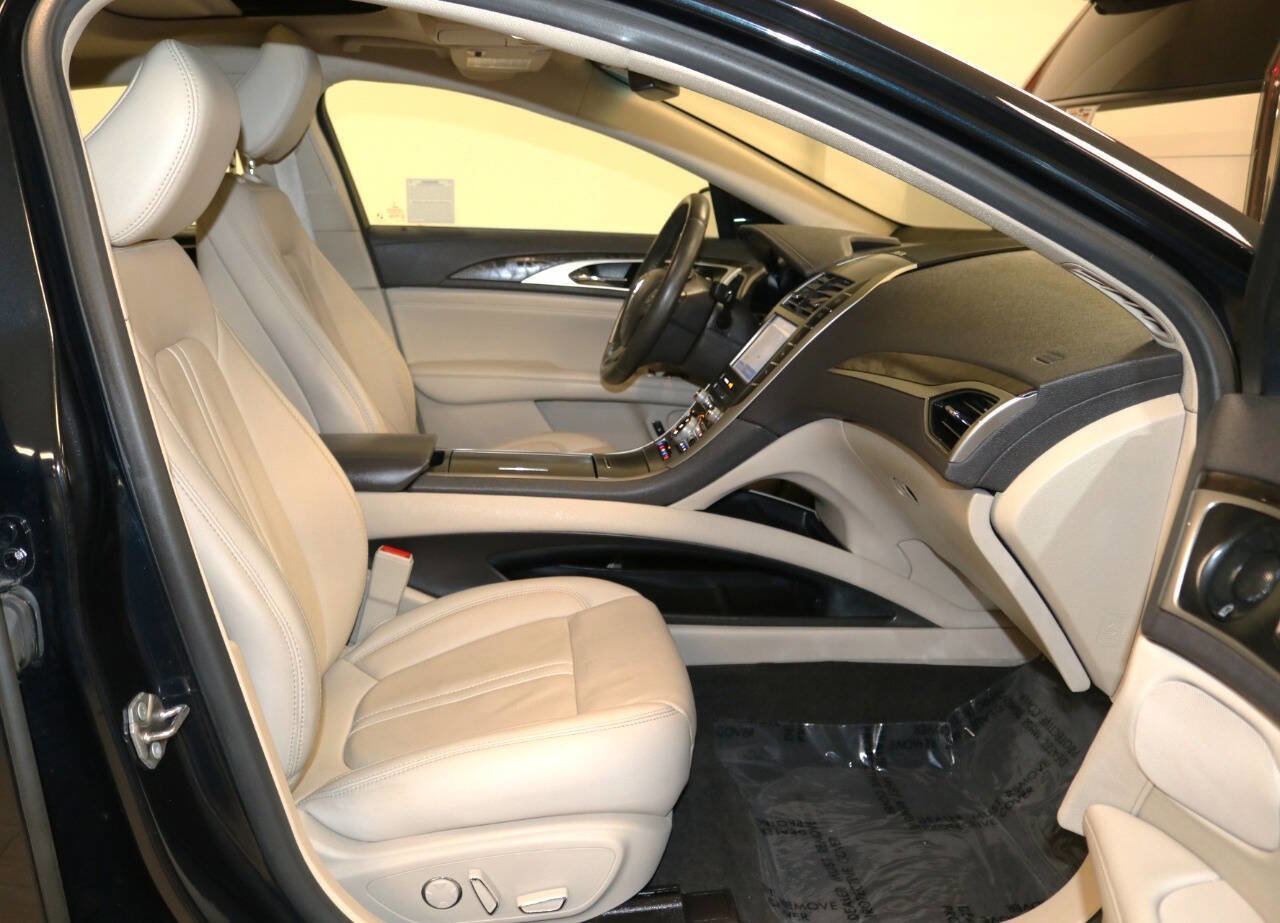 Used 2020 Lincoln MKZ Reserve w/ Elements Package image 17