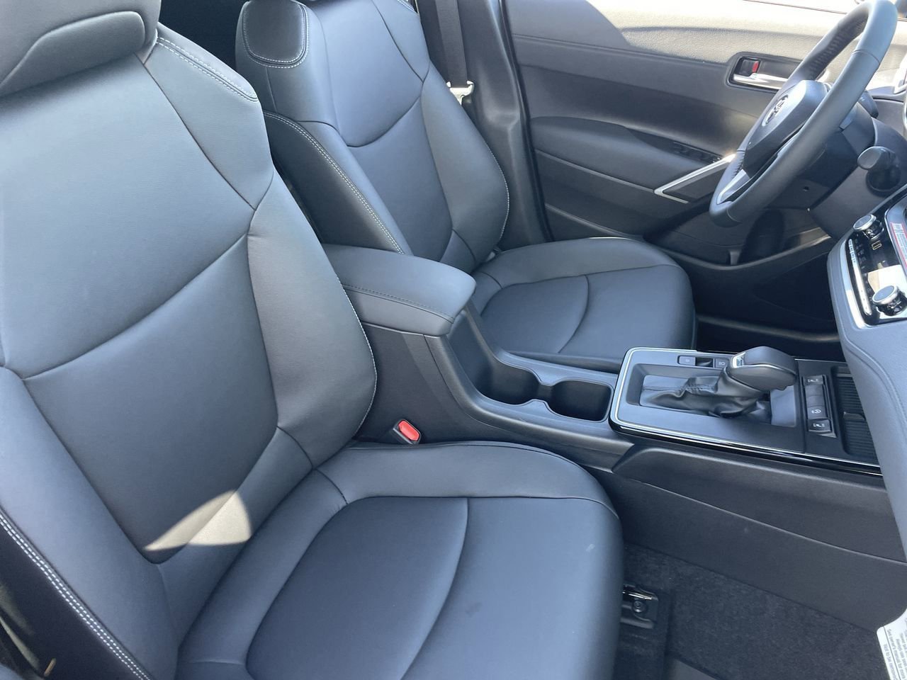 New 2026 Toyota Corolla Cross XLE w/ Convenience Package FWD image 24