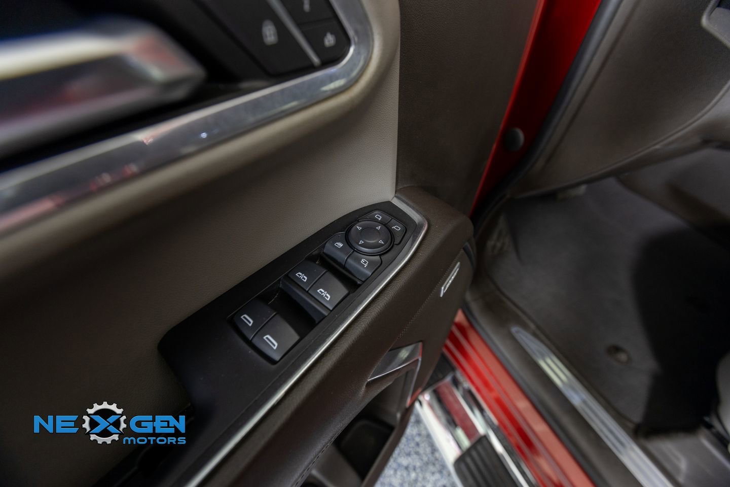 Used 2023 GMC Sierra 1500 SLT AWD/4WD image 12