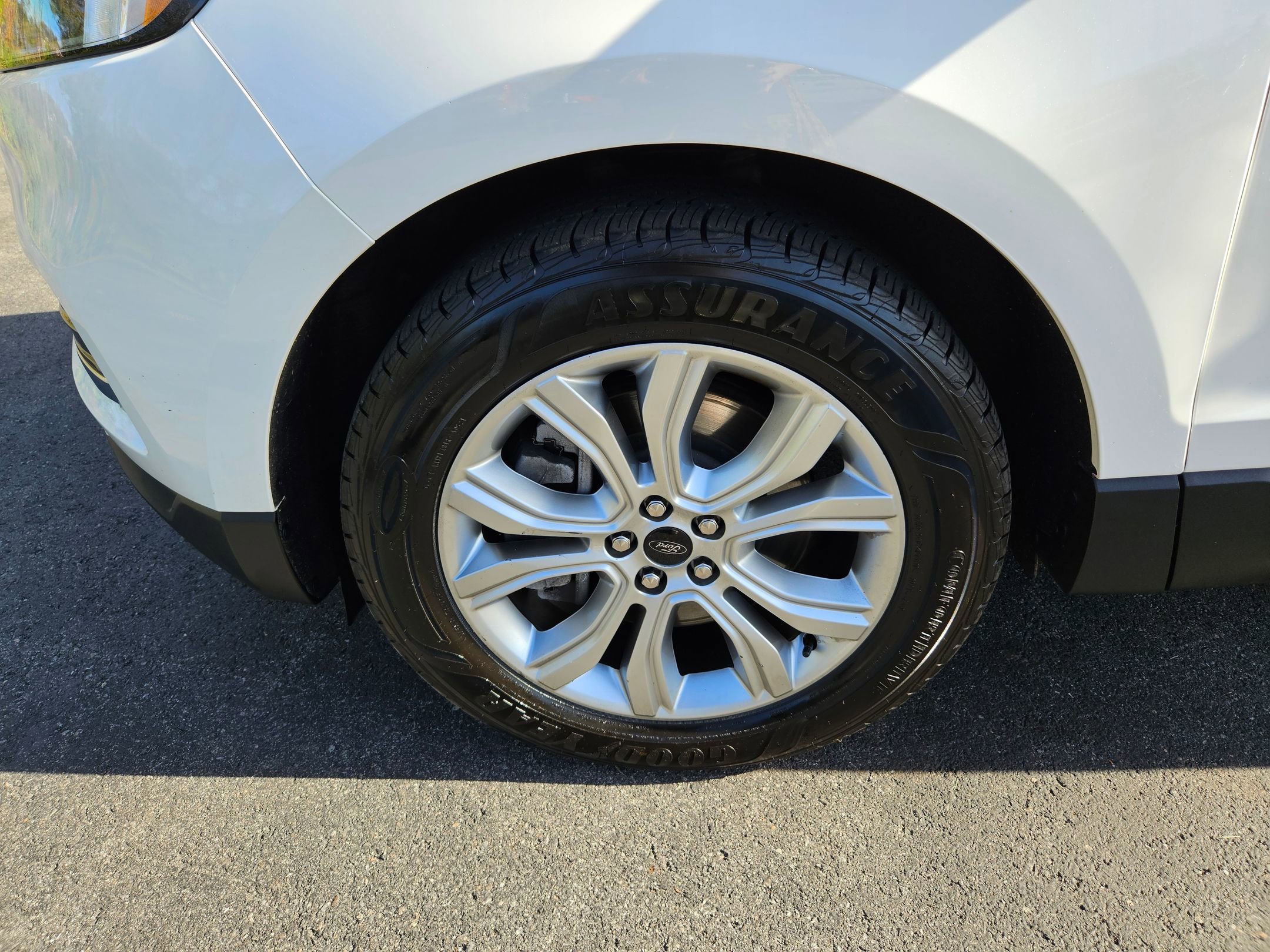 Used 2023 Ford Edge Titanium image 25