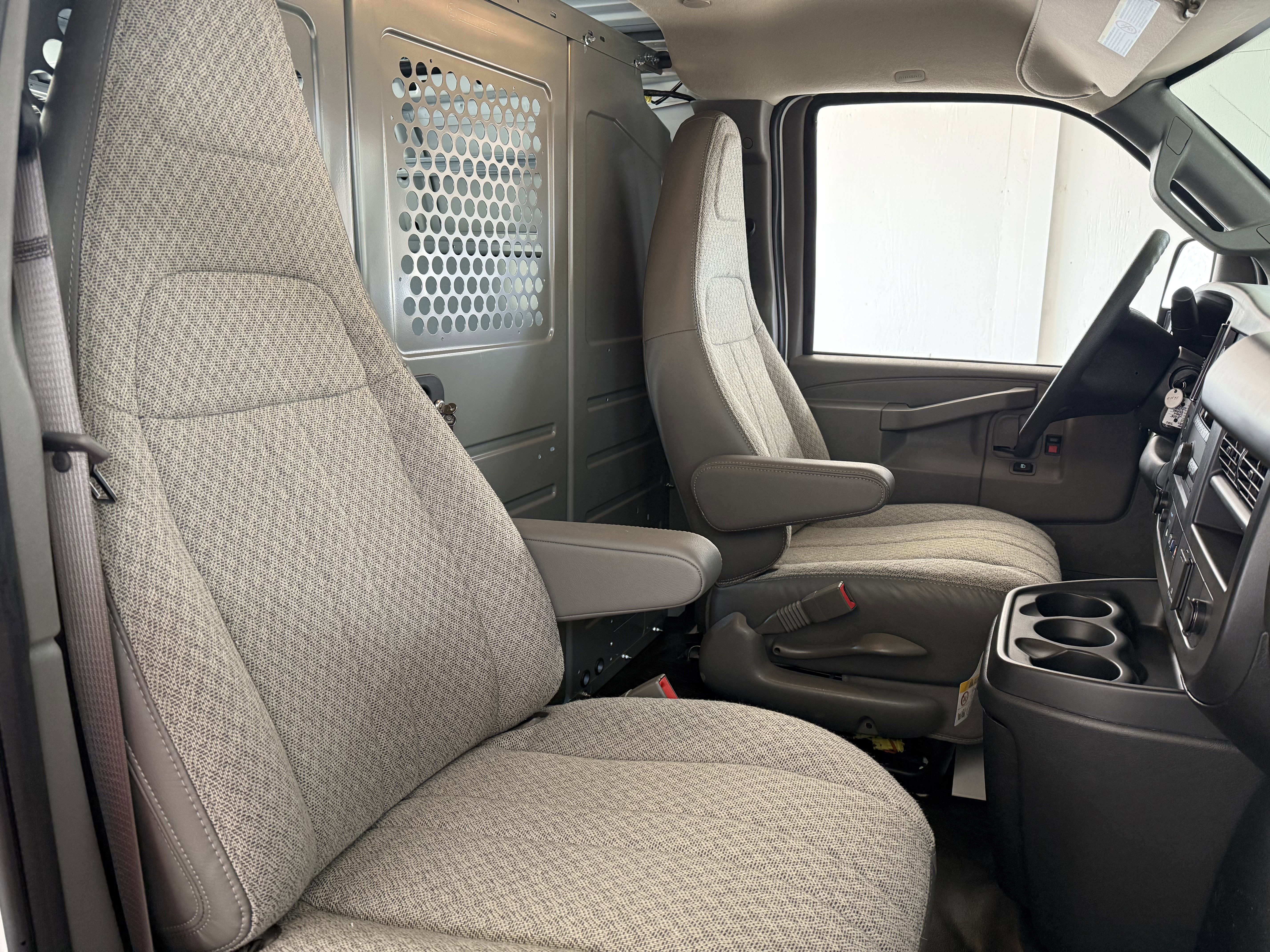 New 2025 Chevrolet Express 3500 w/ Driver Convenience Package image 29