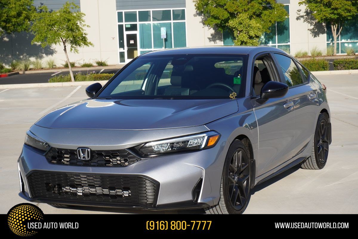 Used 2025 Honda Civic Sport image 1