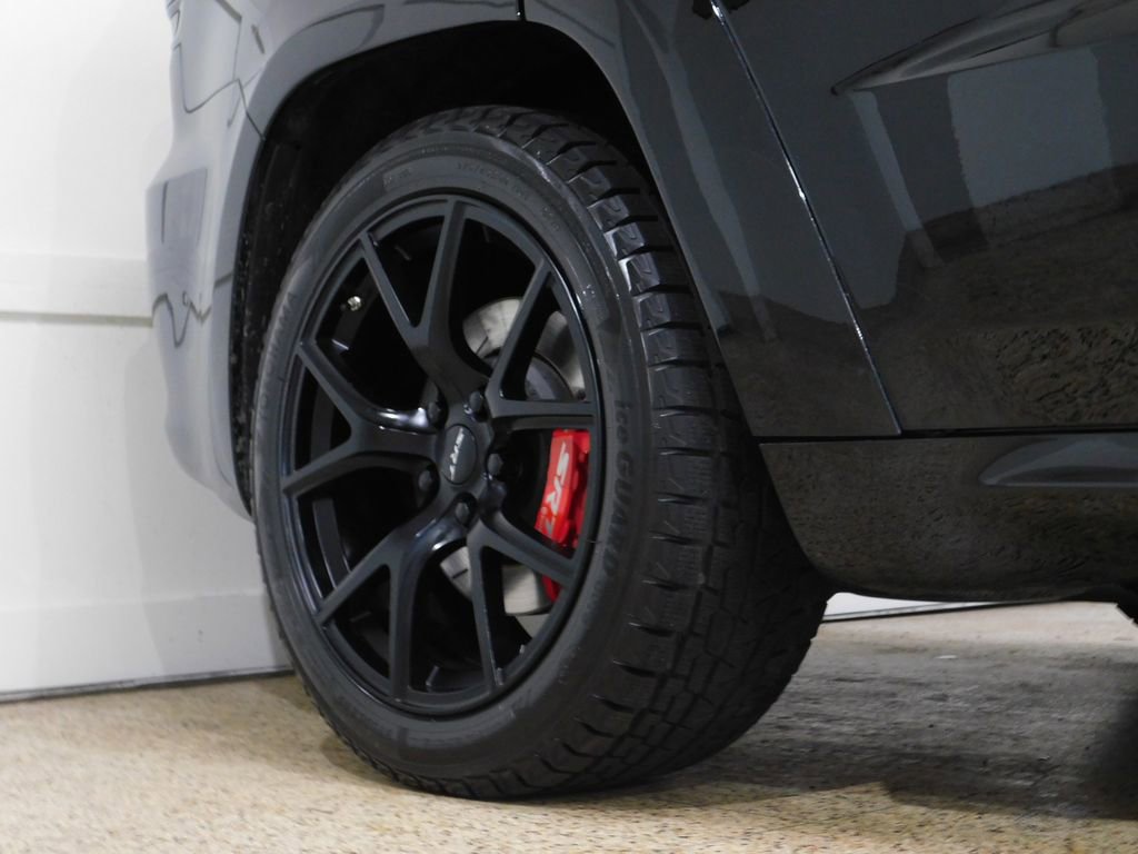 Used 2021 Jeep Grand Cherokee SRT image 7