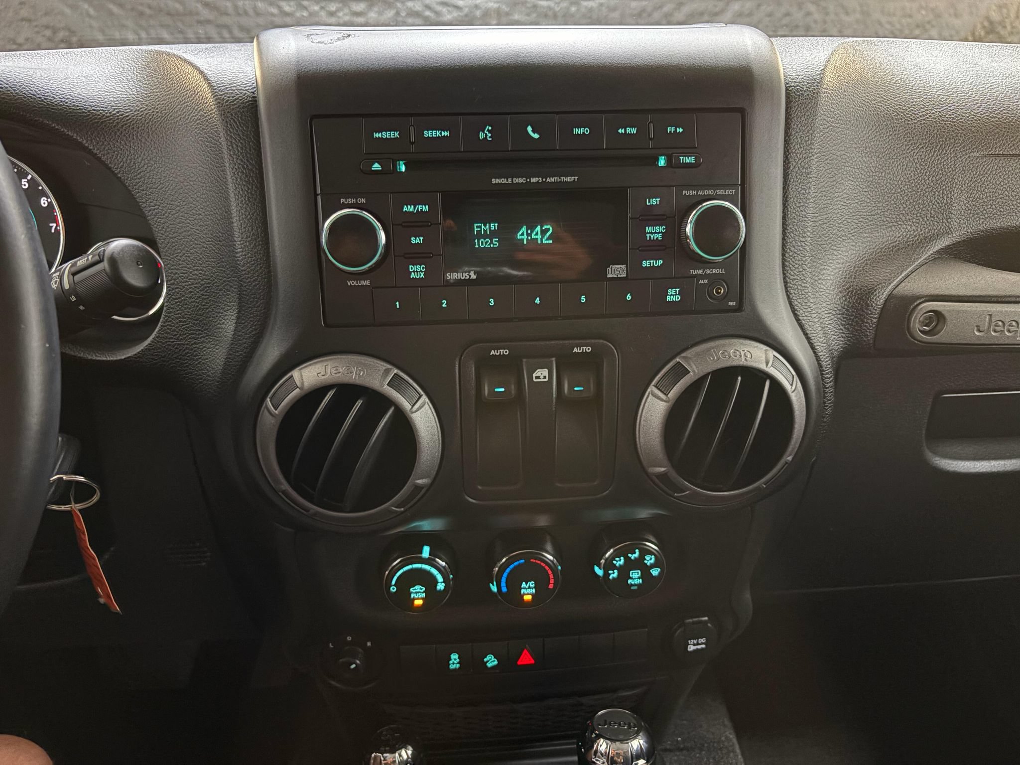 Used 2017 Jeep Wrangler Sport w/ Quick Order Package 24S AWD/4WD image 12