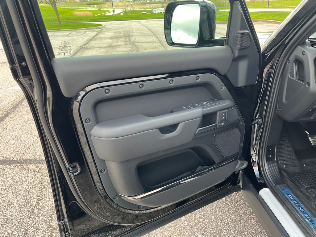 New 2026 Land Rover Defender 110 OCTA AWD/4WD image 10