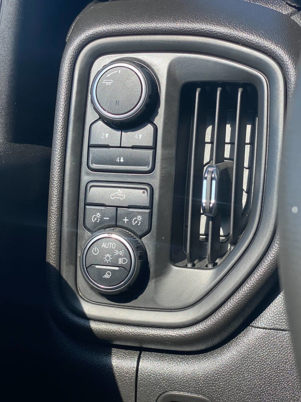 Used 2023 Chevrolet Silverado 2500 Custom w/ Custom Value Package image 19