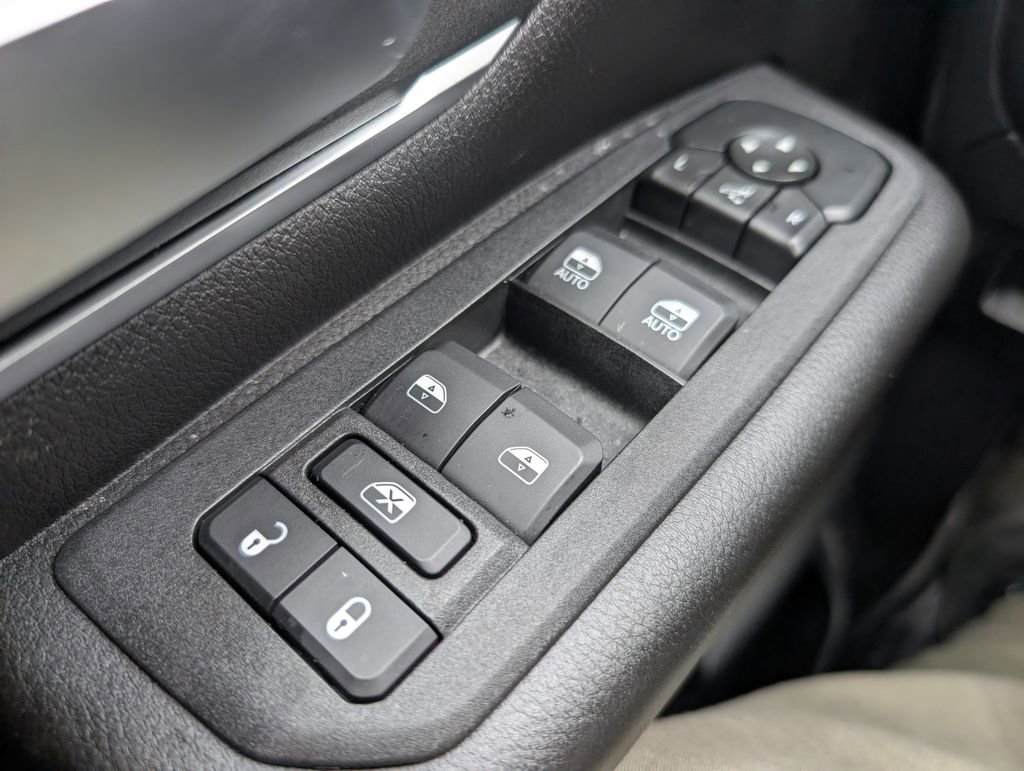 New 2026 RAM 1500 4x4 Crew Cab image 39