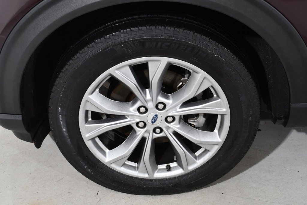 Used 2022 Ford Explorer XLT w/ Equipment Group 202A image 25