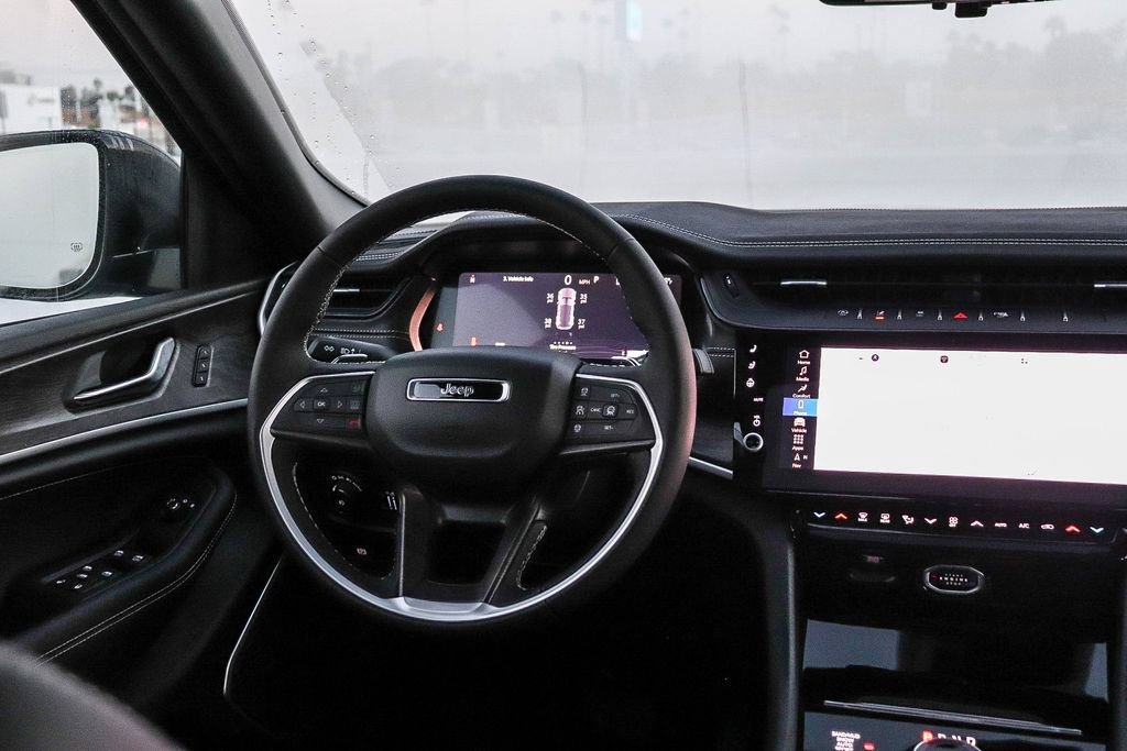 New 2026 Jeep Grand Cherokee Limited AWD/4WD image 16