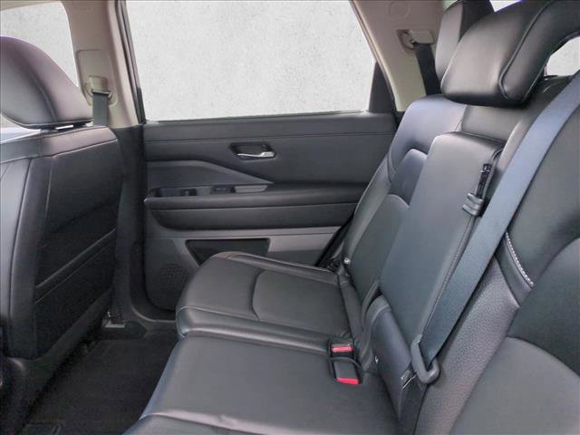 Used 2022 Nissan Pathfinder SL image 18