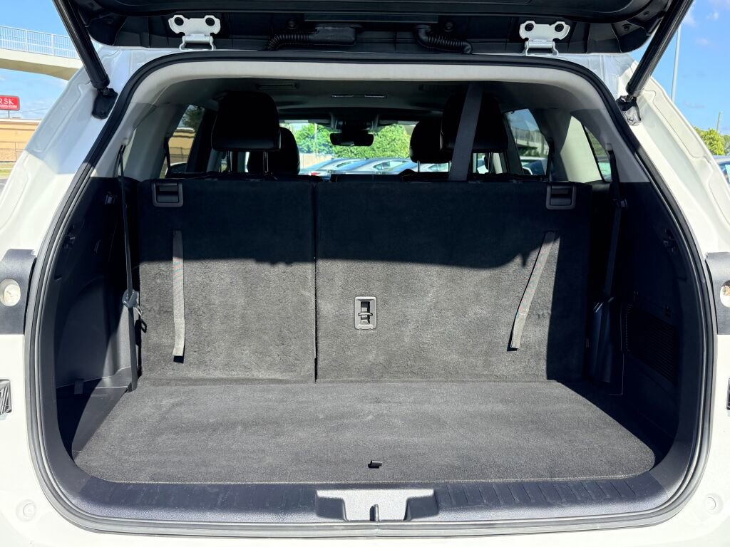 Used 2021 Toyota Highlander XLE image 14