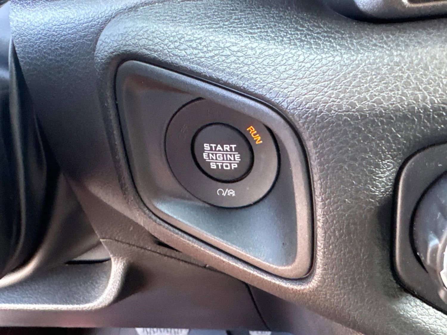 New 2025 Jeep Gladiator Sport AWD/4WD image 31